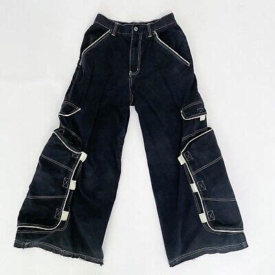 kikwear jncos.